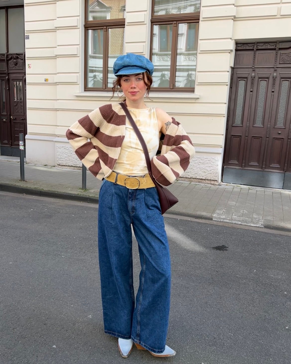 Cole - Wide Leg Denim Jeans in Mid Wash Blue - Image 7