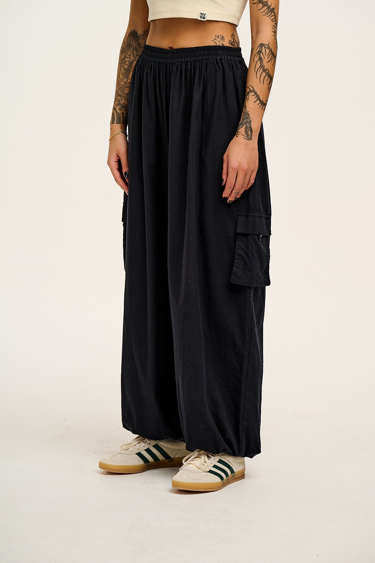 Rumi - Wide Leg Cotton & Linen Trousers in Black - Image 2