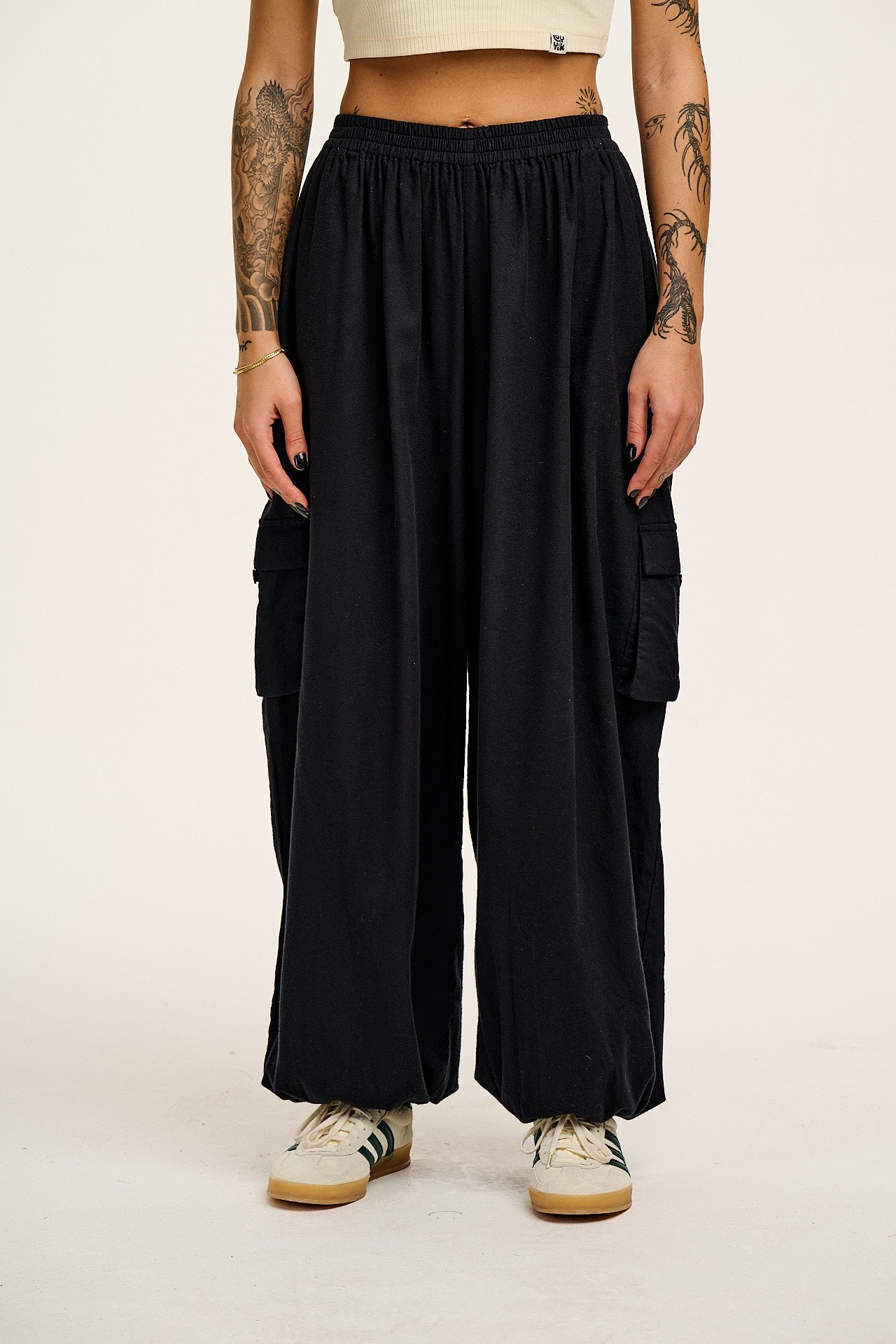 Rumi - Wide Leg Cotton & Linen Trousers in Black - Image 7