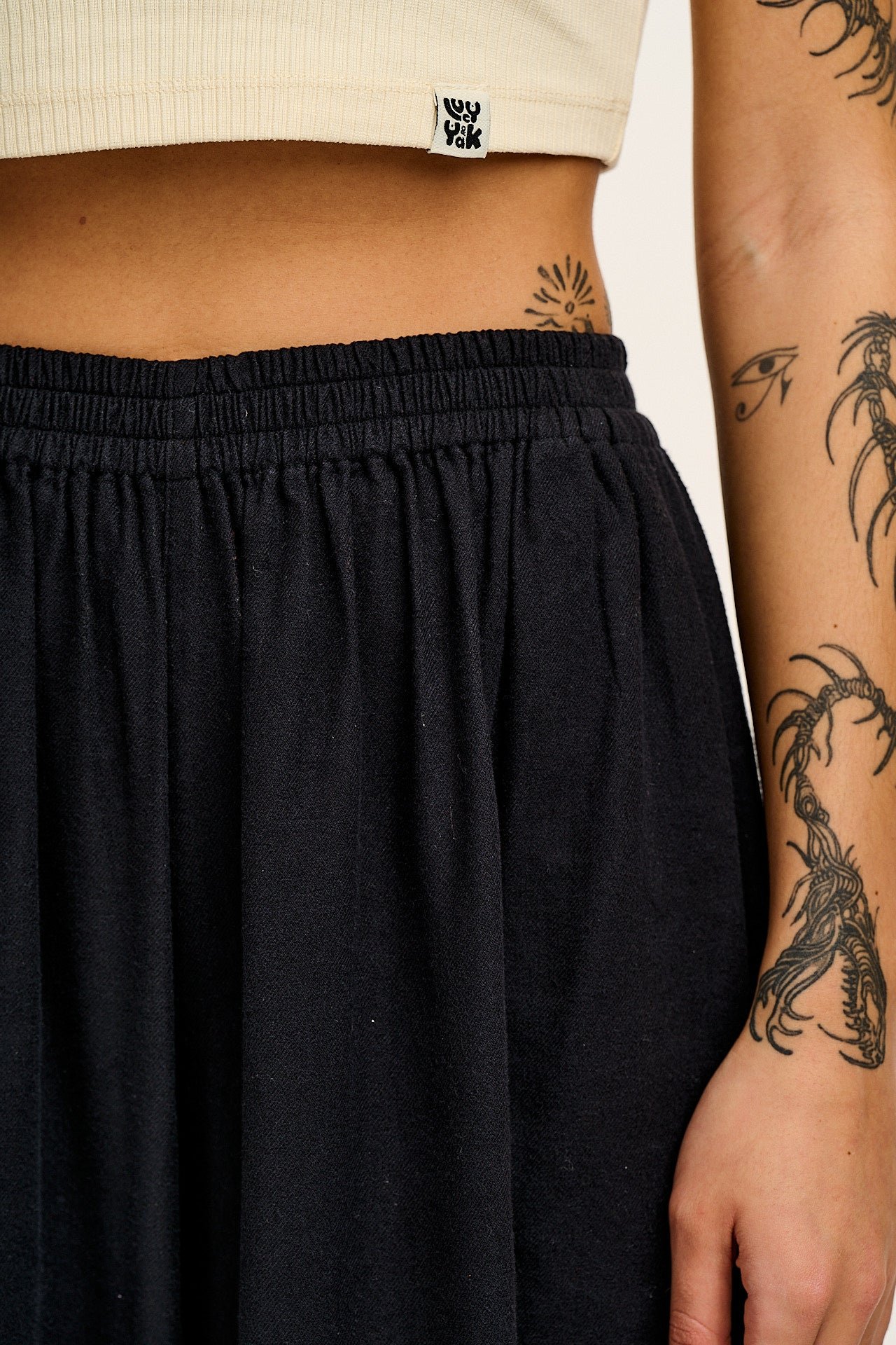 Rumi - Wide Leg Cotton & Linen Trousers in Black - Image 5