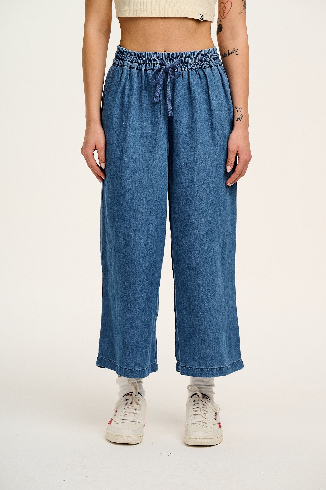 Chuck - Cotton & Hemp Trousers in Mid Wash Blue - Image 2