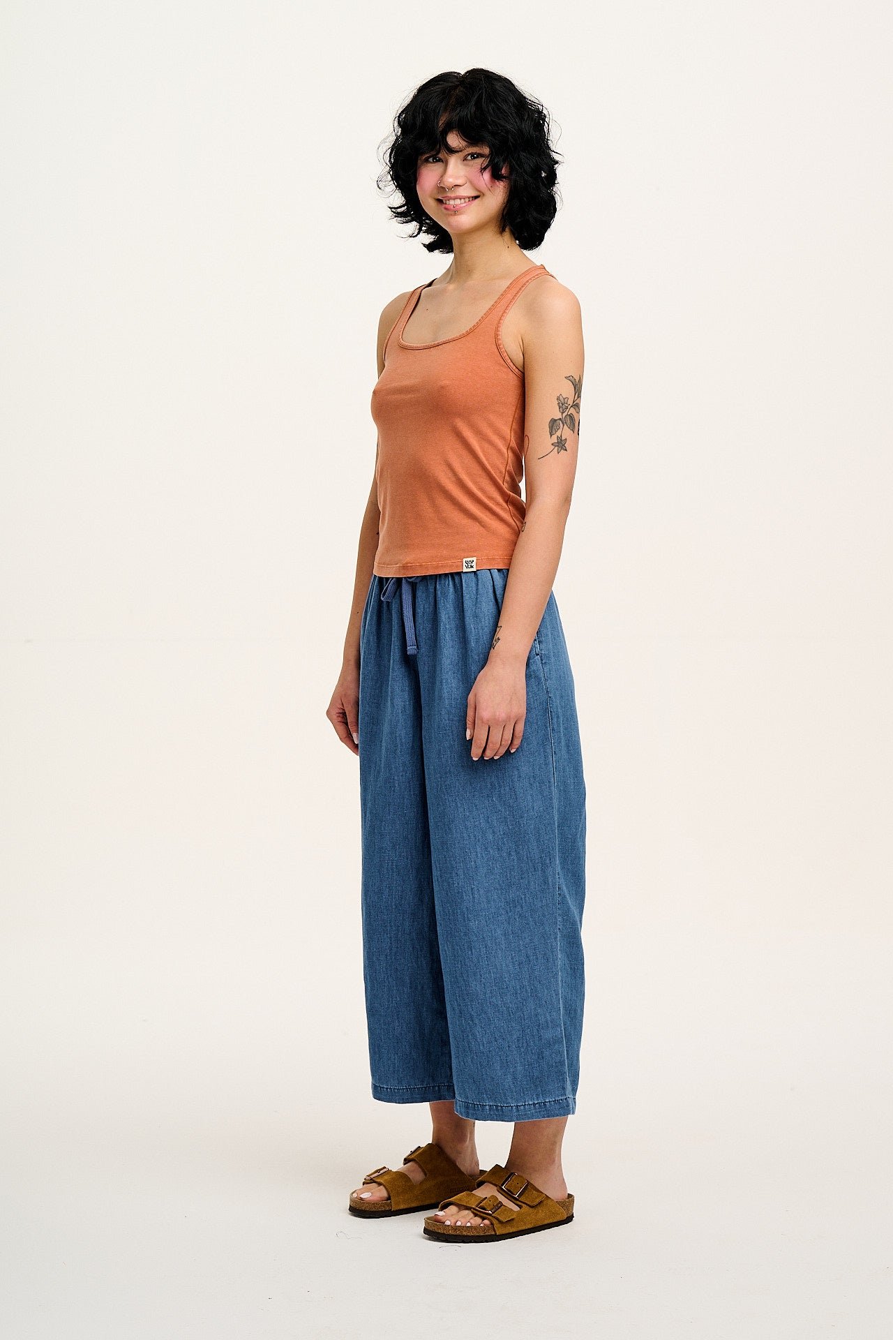 Chuck - Cotton & Hemp Trousers in Mid Wash Blue - Image 9