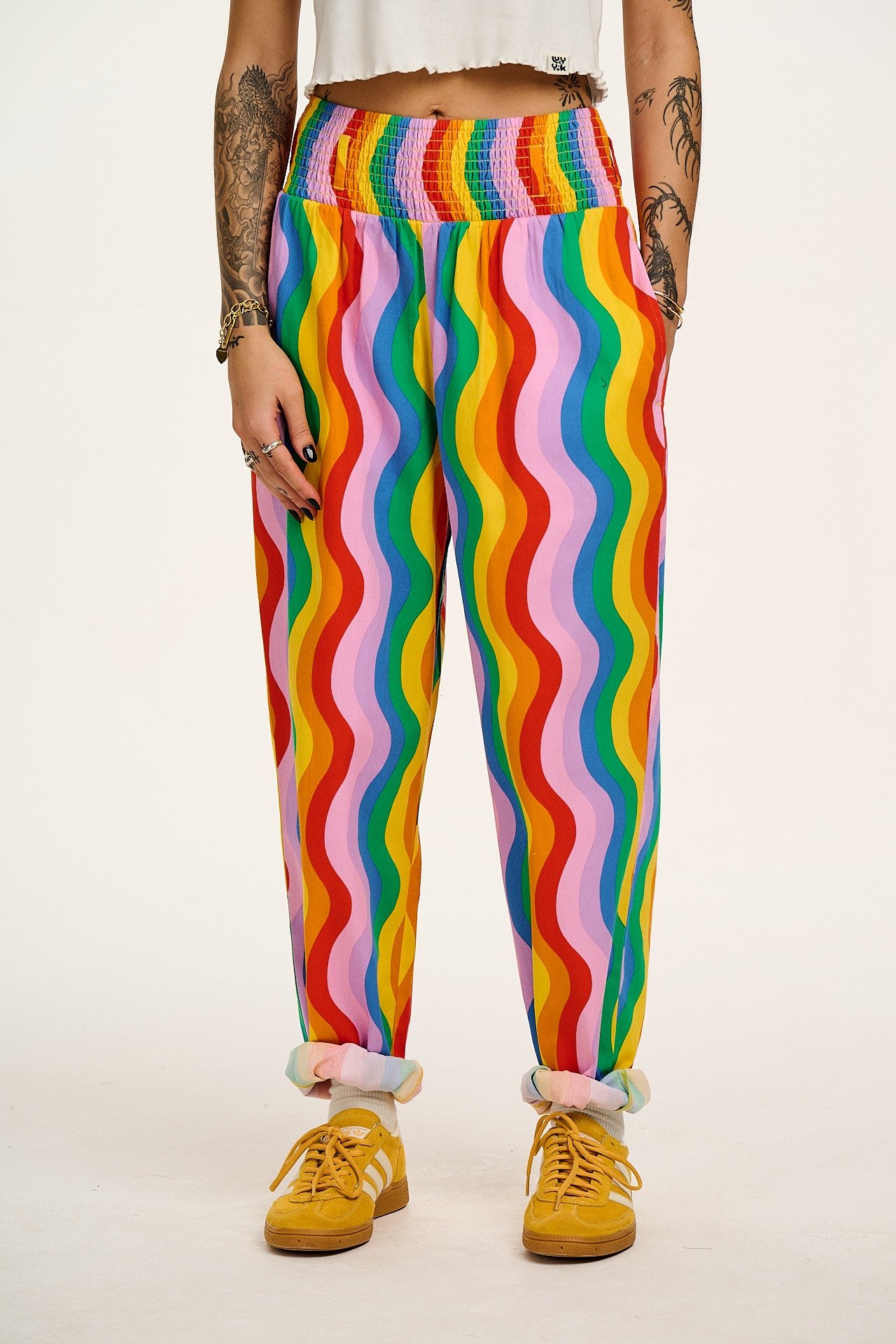 Alexa - Cotton Trousers in Wavy Rainbow Print - Image 2