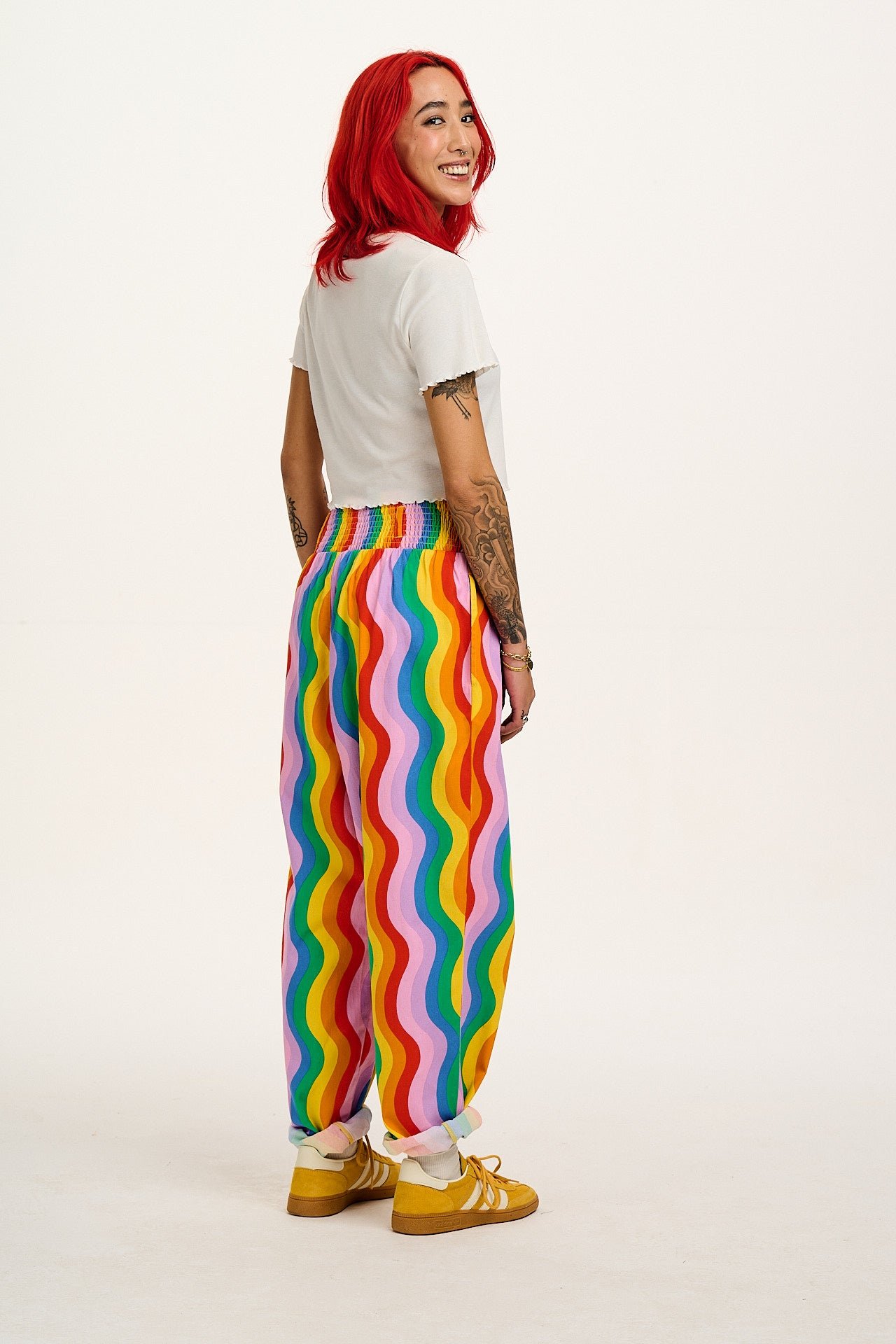 Alexa - Cotton Trousers in Wavy Rainbow Print - Image 4