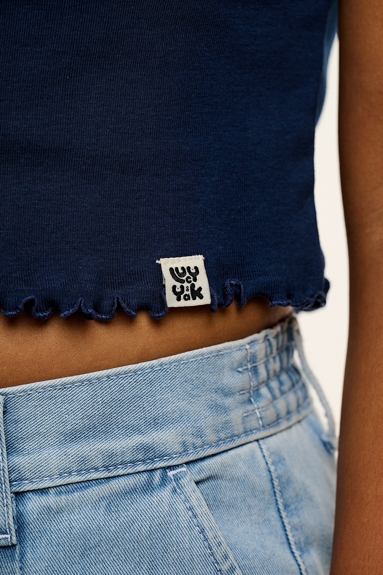 Greta - Cropped Cotton Top in Navy Caliente! Print - Image 4