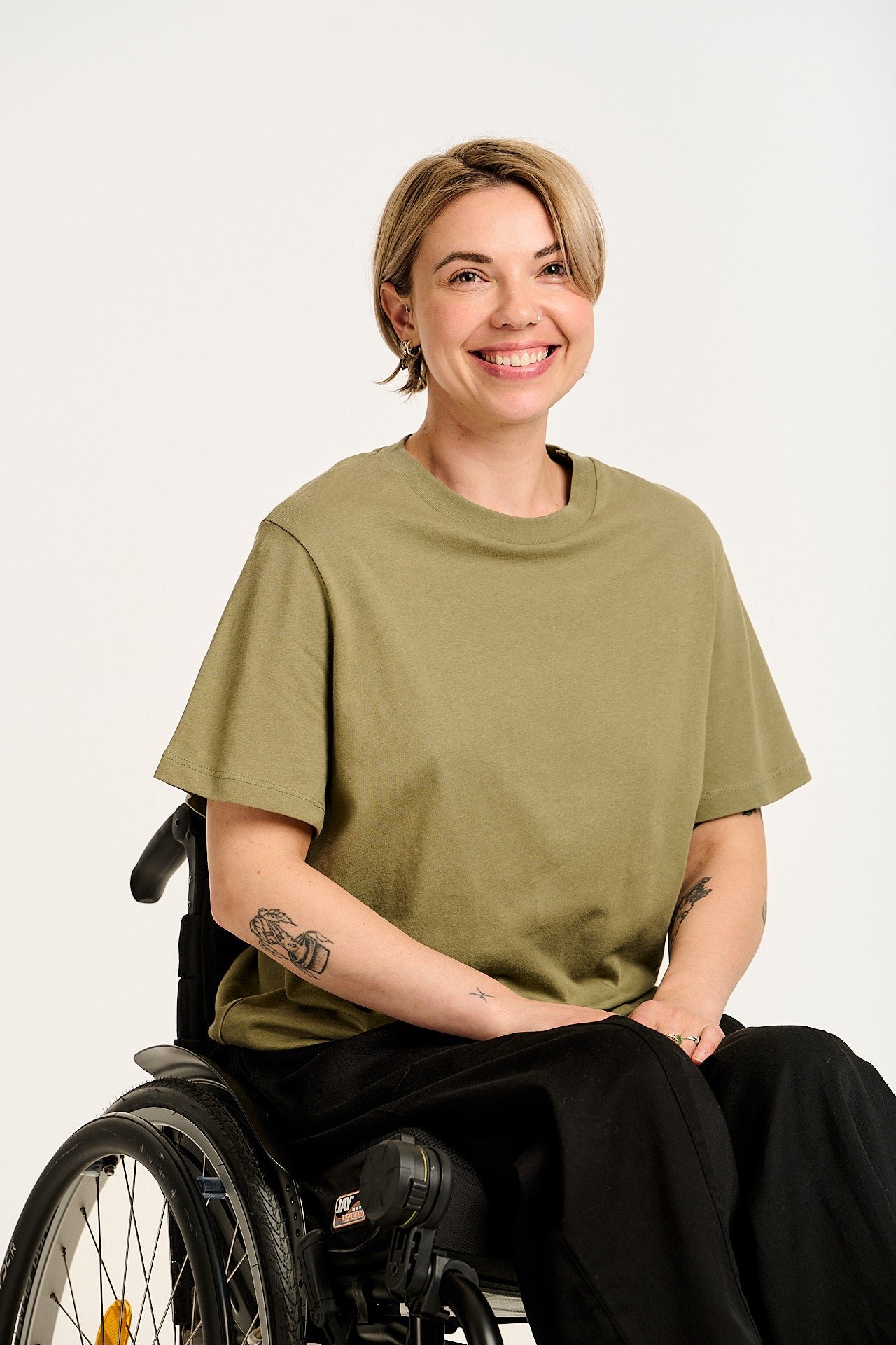 Denver - Cotton Tee in Khaki - Image 2