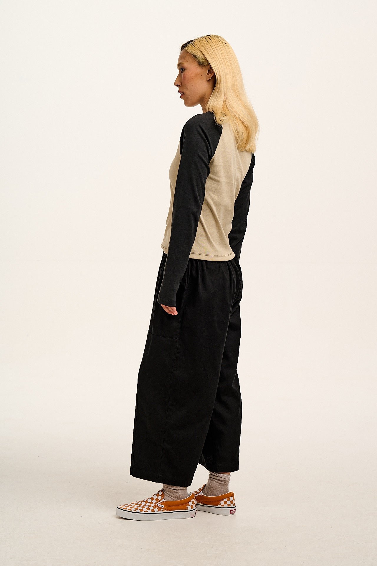 Chuck - Wide Leg Cotton Trousers in Black - Image 6